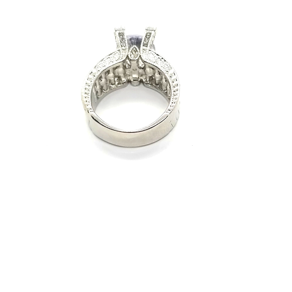 Womans ring - Picture 3 of 4